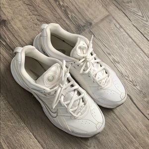 Woman Nike White Gym Shoes
